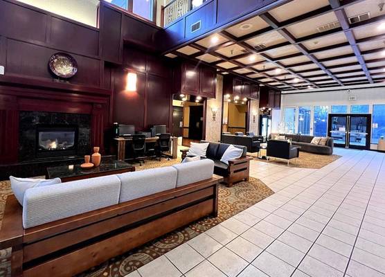 Ramada by Wyndham Tukwila Southcenter 1