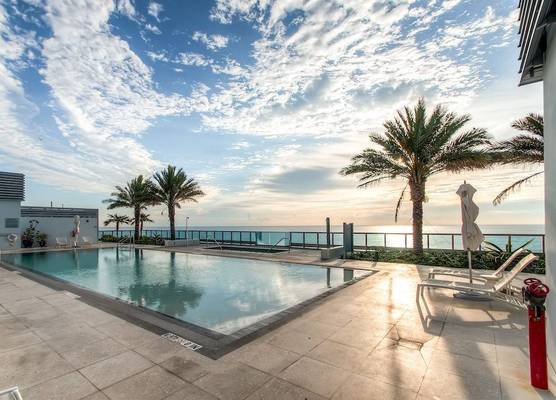 Churchill Suites Monte Carlo Miami Beach 1