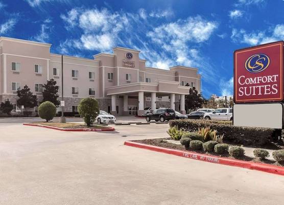 Comfort Suites Houston IAH Airport - Beltway 8 1
