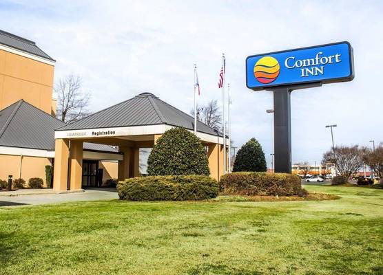 Comfort Inn Fayetteville near Fort Bragg 1