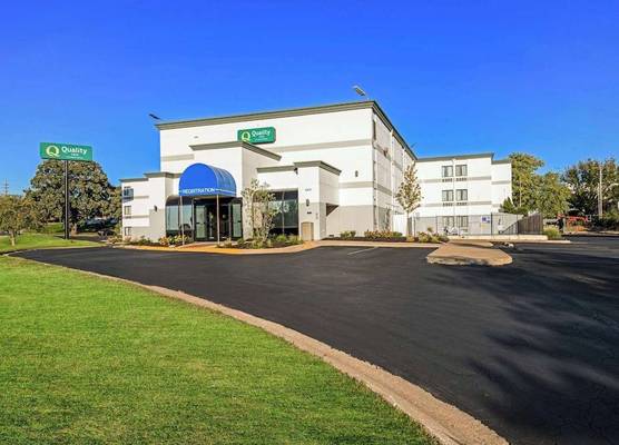 Quality Inn Merriam Kansas City 1