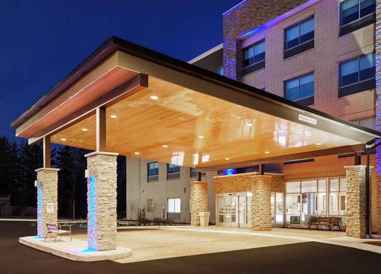 Holiday Inn Express & Suites CHICAGO NORTH SHORE - NILES by IHG 1