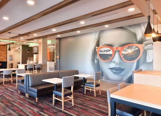 La Quinta Inn & Suites by Wyndham Wisconsin Dells- Lake Delton 1