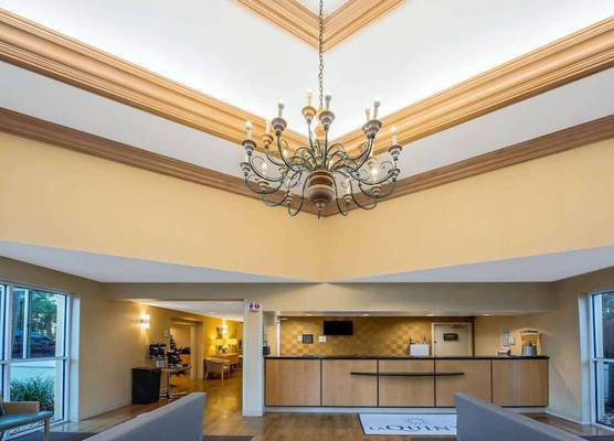 La Quinta by Wyndham West Palm Beach Airport 1