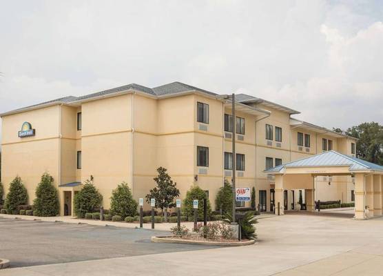 Days Inn by Wyndham Semmes Mobile 1