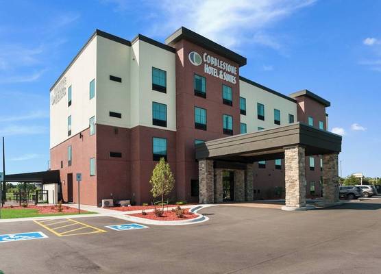 Cobblestone Hotel & Suites Appleton International Airport 1