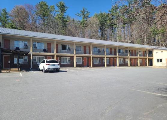 TiltonLodge Inn & Suites 1