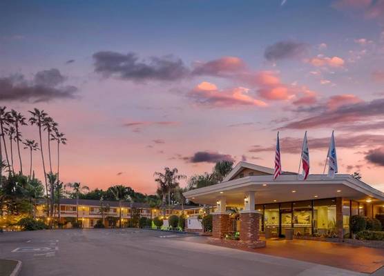 Best Western Plus Carriage Inn 1