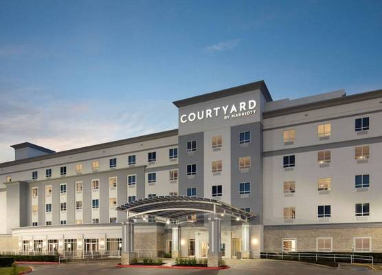 Courtyard by Marriott Houston Kemah 1