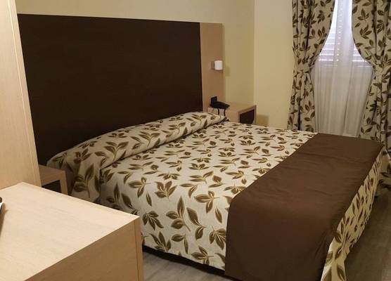 Hotel Holiday- Alla Finestrella 1