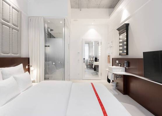 Ruby Lilou Hotel Marseille by IHG 1