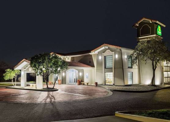 La Quinta Inn by Wyndham San Antonio Lackland 1