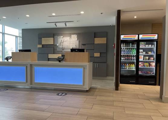 Holiday Inn Express & Suites PHOENIX - AIRPORT NORTH by IHG 1