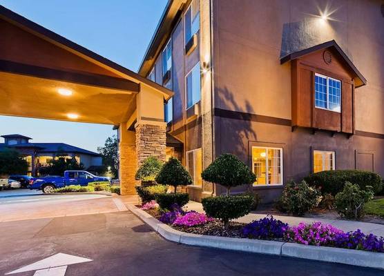 Best Western Plus Rama Inn & Suites 1