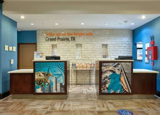 La Quinta by Wyndham Dallas Grand Prairie South 1