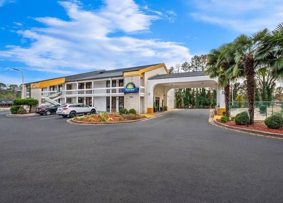 Days Inn by Wyndham Raleigh Midtown 1