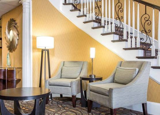 Comfort Inn & Suites at Stone Mountain 1