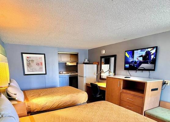 Rodeway Inn Findlay University Area 1