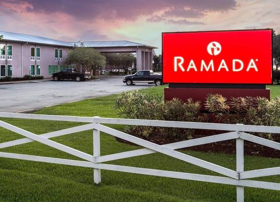 Ramada by Wyndham Luling 1