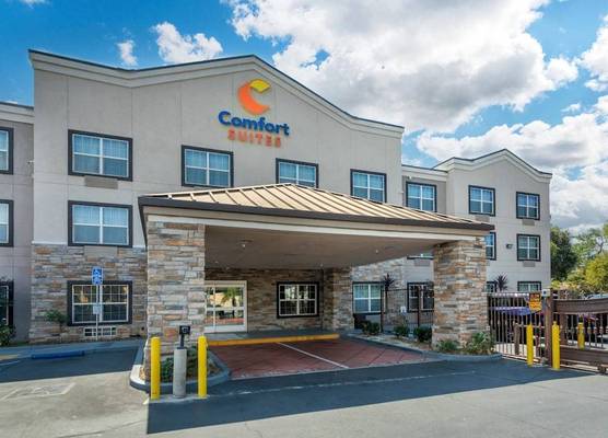 Comfort Suites Downtown Sacramento 1