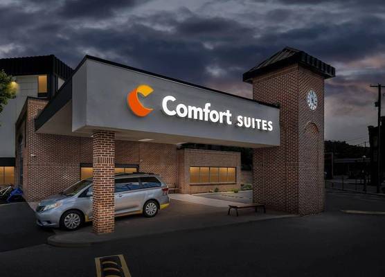 Comfort Suites Bethlehem Near Lehigh University and LVI Airport 1
