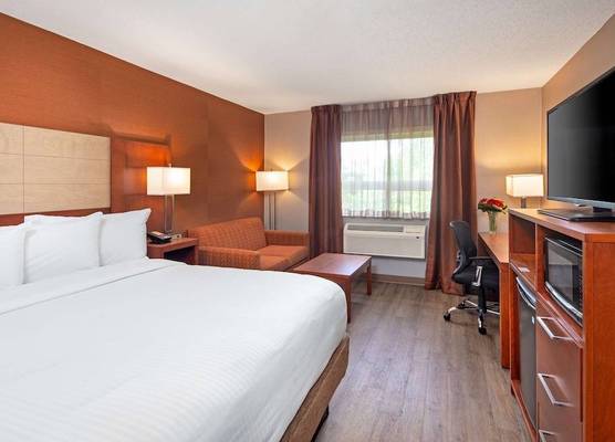 Canadas Best Value Inn-Richmond Hill 1