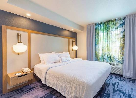 Fairfield Inn and Suites by Marriott Tampa North 1