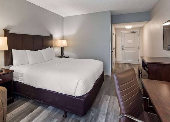 Best Western Paramus Hotel & Suites 1