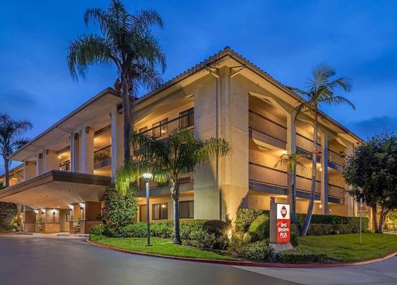 Best Western Plus Orange County Airport North 1