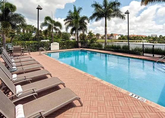 Hawthorn Extended Stay by Wyndham West Palm Beach Airport 1