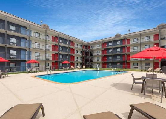 Ramada By Wyndham Kenner/New Orleans Airport South 1