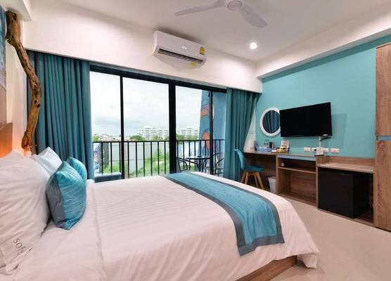 Jomtien Beach Sleep Inn - Steps from Beach & Market 1