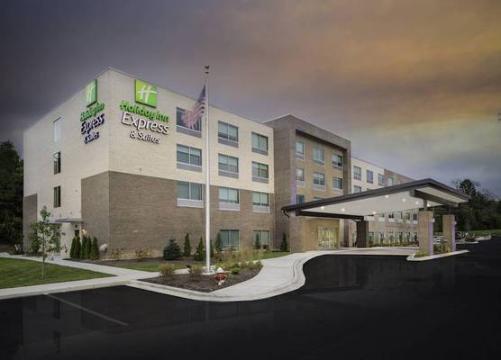 Holiday Inn Express & Suites BREVARD – CITY CENTER by IHG 1