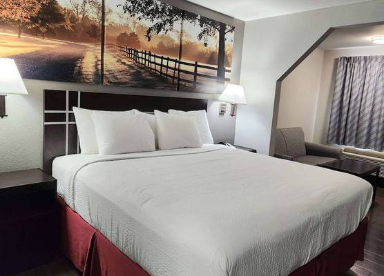 Days Inn by Wyndham Sulphur LA 1
