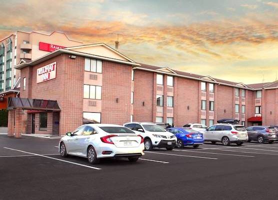 Diplomat Inn 1