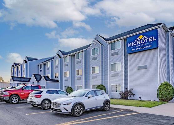 Microtel Inn & Suites by Wyndham Plattsburgh 1
