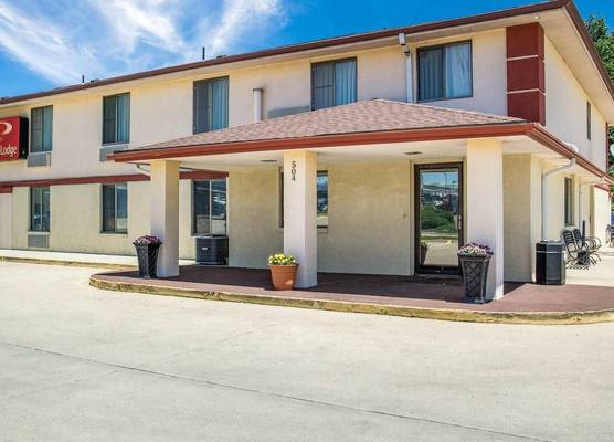 Econo Lodge Lansing - Leavenworth 1