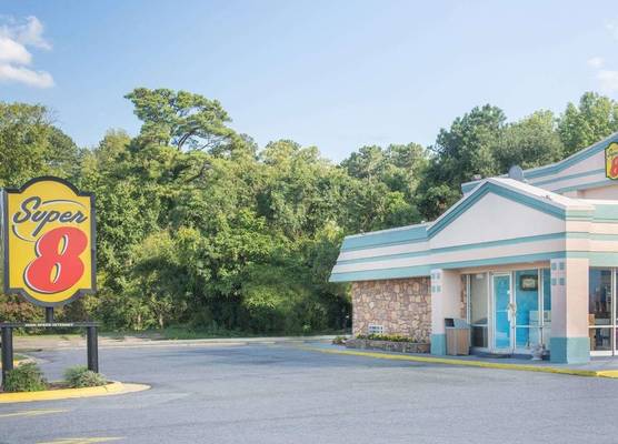 Super 8 by Wyndham Durham/University Area NC 1