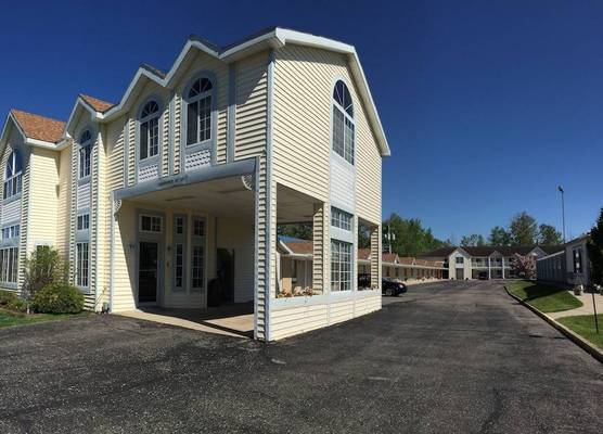 Thunderbird Inn of Mackinaw City 1