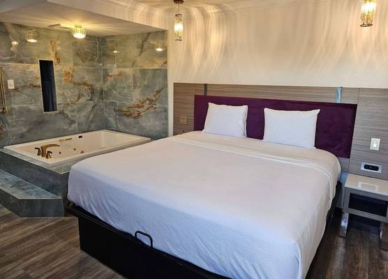 Travelodge Inn & Suites by Wyndham Fullerton 1