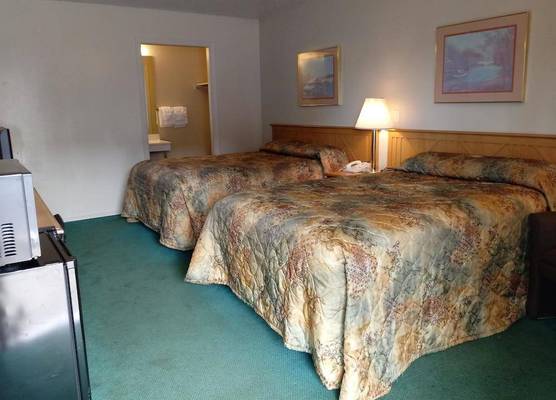 Travelodge by Wyndham New Philadelphia 1