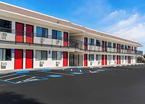 Econo Lodge Stockton near I-5 Fairgrounds 1