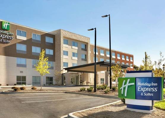 Holiday Inn Express & Suites SALISBURY by IHG 1