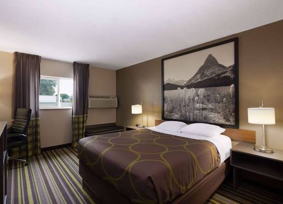 Super 8 by Wyndham Belgrade/Bozeman Airport 1