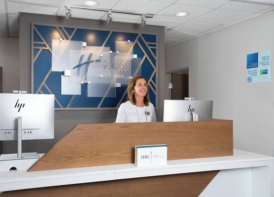 Holiday Inn Express & Suites CLINTON by IHG 1