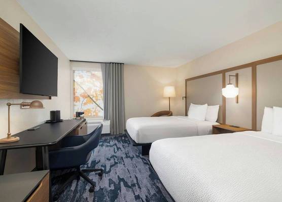 Fairfield by Marriott Inn & Suites Clinton 1