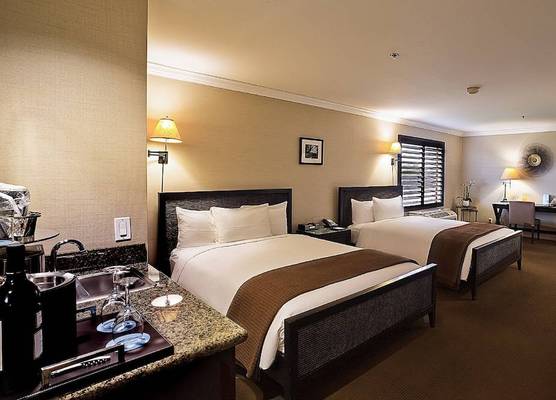 Cupertino Hotel 1