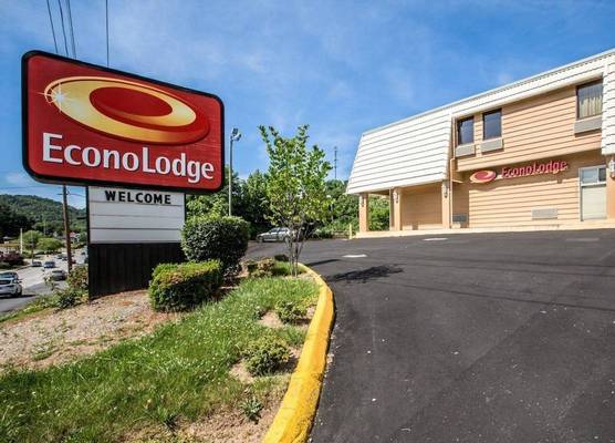 Econo Lodge Biltmore 1