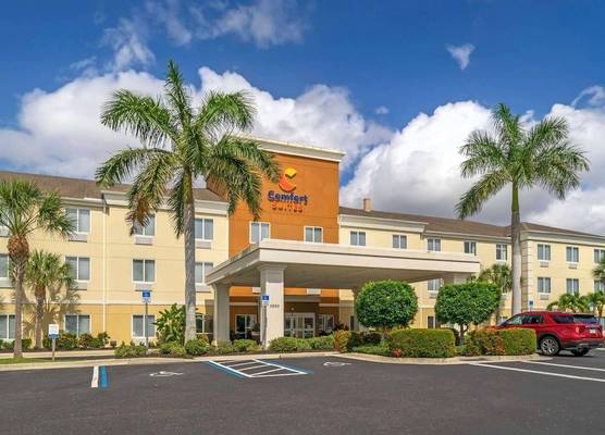 Comfort Suites Sarasota- Siesta Key 1