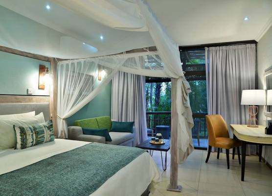 Cresta Mowana Safari Resort & Spa 1